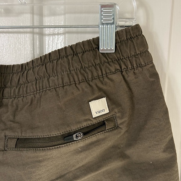 Vuori Women’s Vintage Ripstop Shorts In Oregano Green - Picture 5 of 5